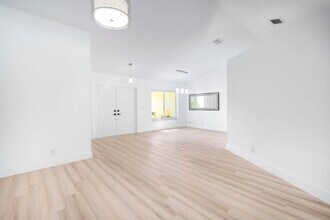 10129 Canoe Brook Cir in Boca Raton, FL - Building Photo - Building Photo