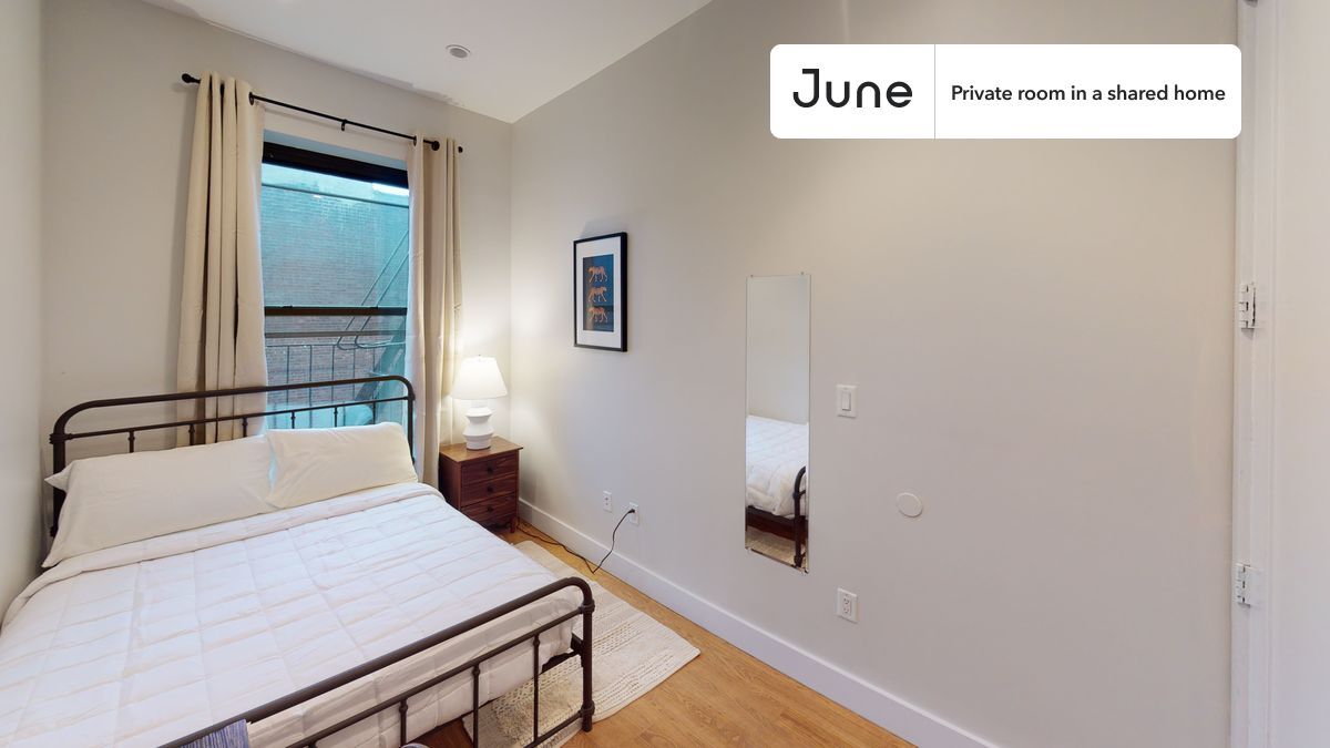 Room in Shared 3 bed/1 bath home in New York, NY - Building Photo