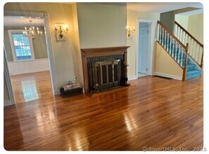 440 Herbert St in Orange, CT - Building Photo - Building Photo