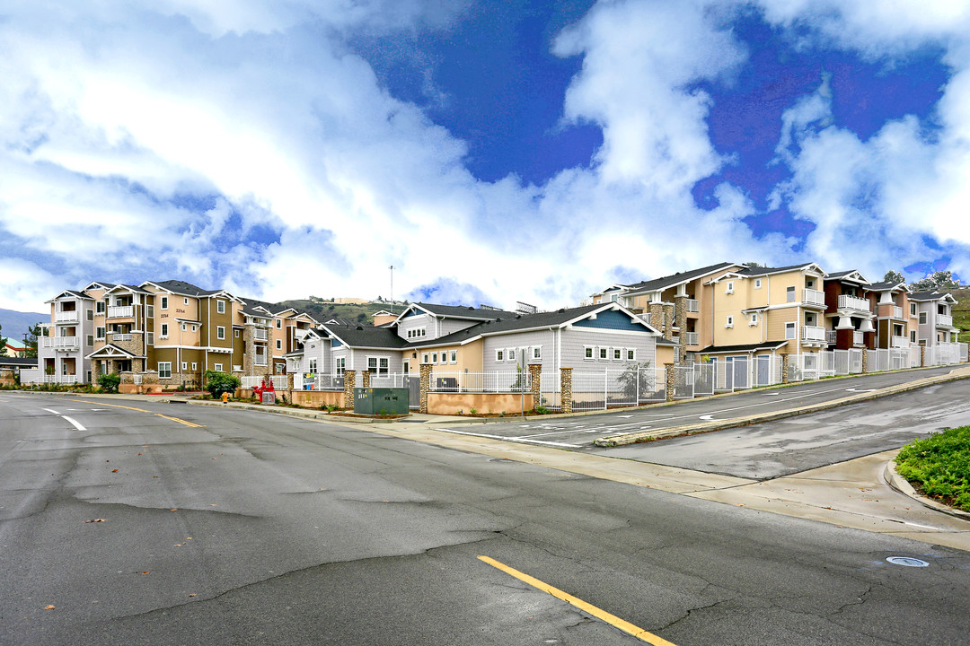 Oakcrest Terrace in Yorba Linda, CA - Building Photo