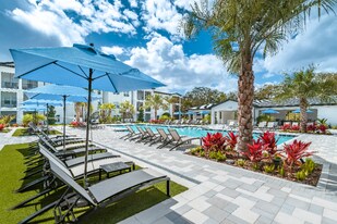 3060 Southcreek Blvd in Orlando, FL - Building Photo