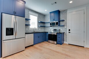 425 W 21st St in Houston, TX - Building Photo