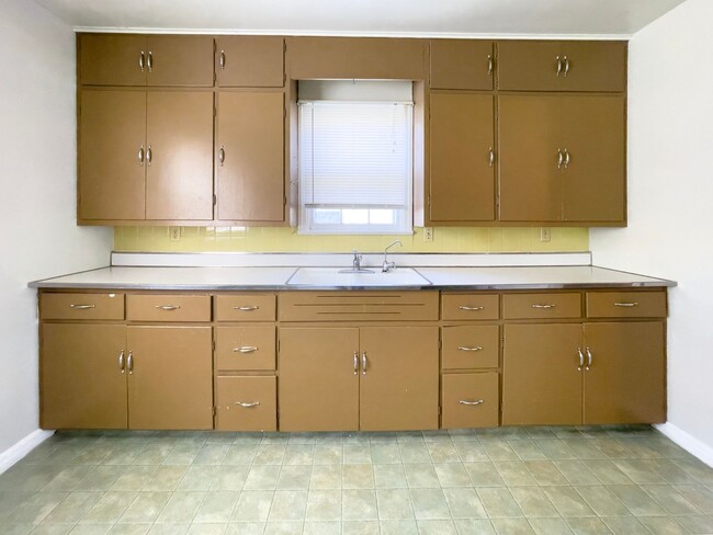 property at 2523 W Ethel Ave