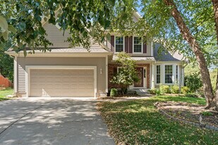 6128 157th St in Overland Park, KS - Building Photo