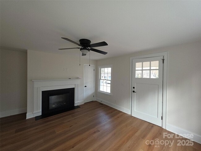 1953 Woodcrest Ave in Charlotte, NC - Foto de edificio - Building Photo