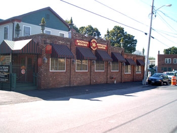 16 Livingston St in Saugerties, NY - Foto de edificio - Building Photo