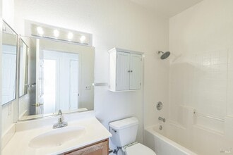 286 Red Mountain Dr in Cloverdale, CA - Building Photo - Building Photo