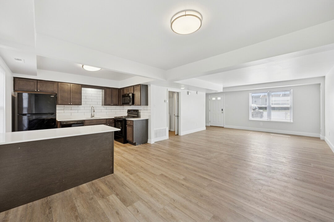Gateway Airport Townhomes in Philadelphia, PA - Foto de edificio