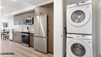 8511 15th Ave NW, Unit 303 in Seattle, WA - Building Photo - Building Photo