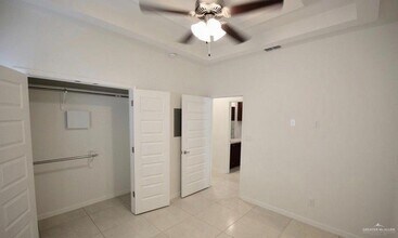 1713 W Garrison Dr, Unit 4 in Pharr, TX - Building Photo - Building Photo