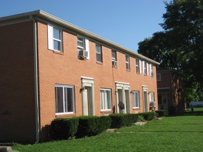 Yearling Apartments in Whitehall, OH - Building Photo - Building Photo