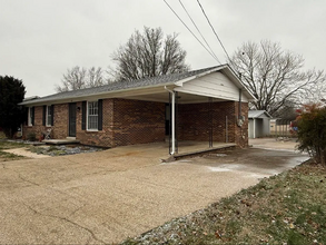 711 Grandview Dr in Franklin, KY - Building Photo - Building Photo