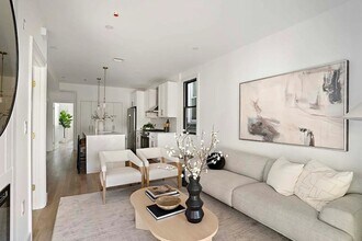 98 Bennington St, Unit 2 in Boston, MA - Foto de edificio - Building Photo