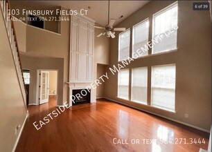 103 Finsbury Fields Ct in Cary, NC - Building Photo - Building Photo