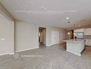 10831 W Luke Ave in Phoenix, AZ - Building Photo - Building Photo