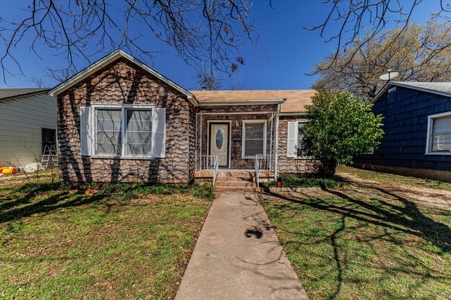 property at 3017 Colonial Ave