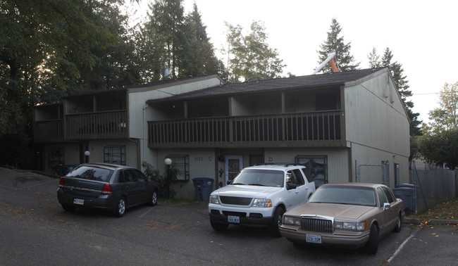 7406 31st Street Ct W in University Place, WA - Foto de edificio - Building Photo