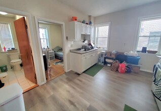 107 Brookline St, Unit 1 in Cambridge, MA - Foto de edificio - Building Photo