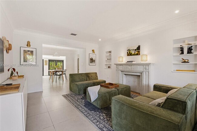 674 NE 67th St in Miami, FL - Building Photo - Building Photo