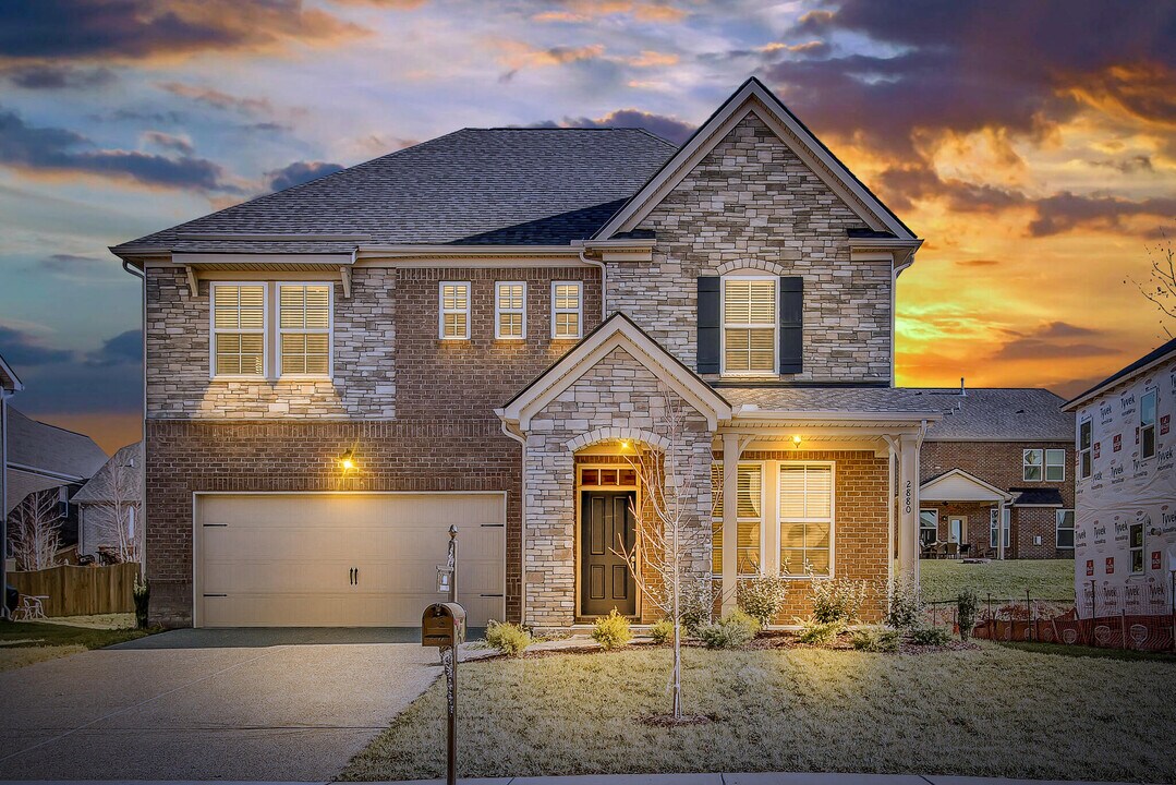 2880 Meadow Glen in Mount Juliet, TN - Building Photo