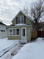 516 Oak St in Grand Forks, ND - Building Photo