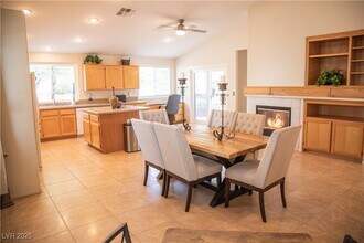 7410 Deer Springs Way in Las Vegas, NV - Building Photo - Building Photo