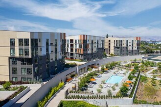 1250 Lakeside in Sunnyvale, CA - Building Photo - Building Photo