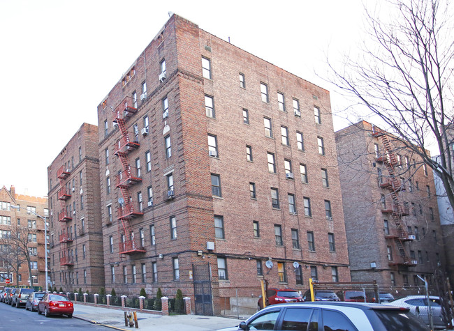 1700 Albemarle Rd in Brooklyn, NY - Building Photo - Building Photo