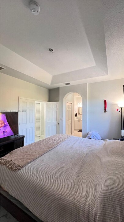 10911 SW 242nd St in Homestead, FL - Building Photo
