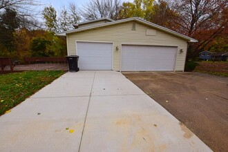 52625 Walsingham Ln in South Bend, IN - Building Photo - Building Photo