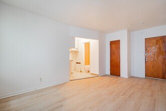 501 Rue Jubinville in Laval, QC - Building Photo - Building Photo
