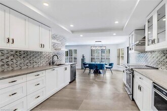 4451 Gulf Shore Blvd N, Unit 203 in Naples, FL - Building Photo - Building Photo