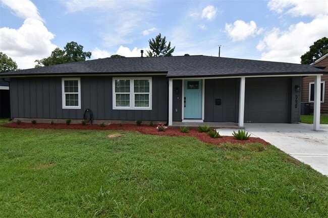 property at 5430 N Crooked Creek Dr