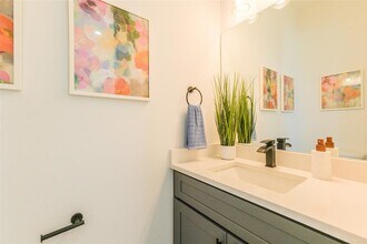 8321 Brecha Ln in Houston, TX - Building Photo - Building Photo