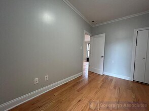 26 Post Ave in New York, NY - Building Photo - Building Photo