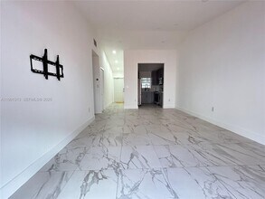 5214 W 24th Way in Hialeah, FL - Building Photo - Building Photo