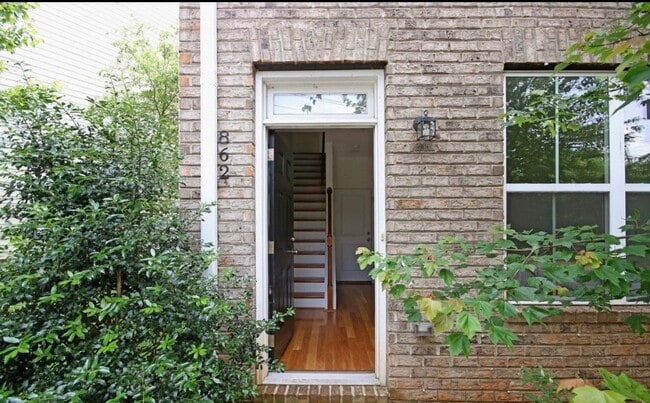 property at 862 Estes St