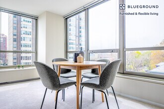 3450 N Lake Shore Dr in Chicago, IL - Building Photo - Building Photo