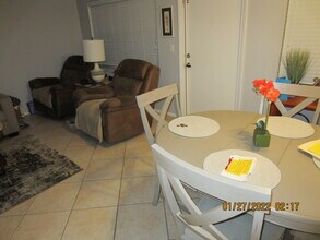 47 Woodland Dr, Unit 103 in Vero Beach, FL - Building Photo - Building Photo