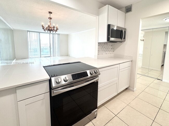 3800 S Ocean Dr in Hollywood, FL - Building Photo - Building Photo
