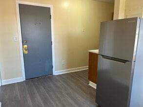 96 Green St in New London, CT - Building Photo - Building Photo