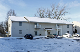 Westmoor Terrace in Findlay, OH - Building Photo - Building Photo