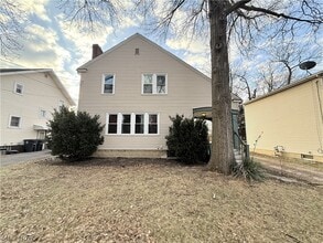 837 Eastland Ave in Akron, OH - Building Photo - Building Photo