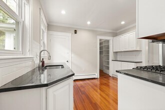 21 Oriole St, Unit 1 in Boston, MA - Building Photo - Building Photo