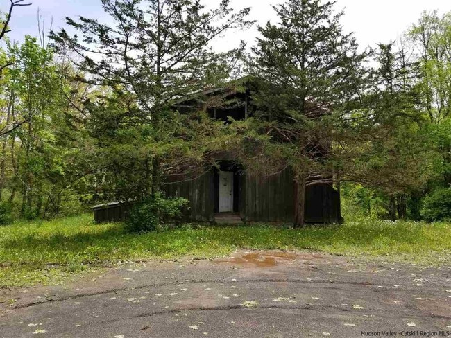 1610 Glasco Tpke in Woodstock, NY - Building Photo - Building Photo