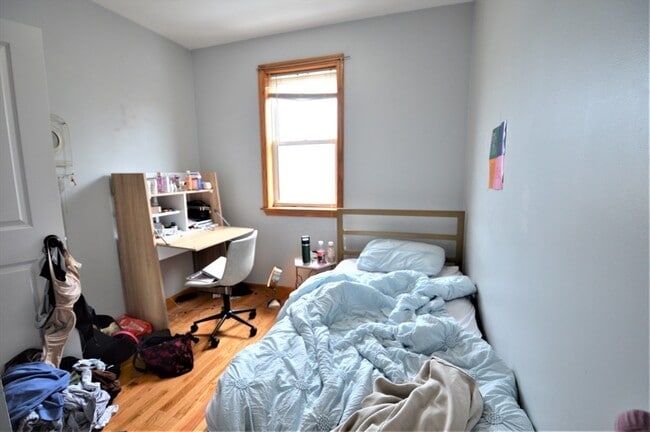 170 Putnam St, Unit 2