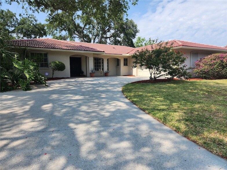 3331 Seaview St, Unit 05-2 in Sarasota, FL - Building Photo