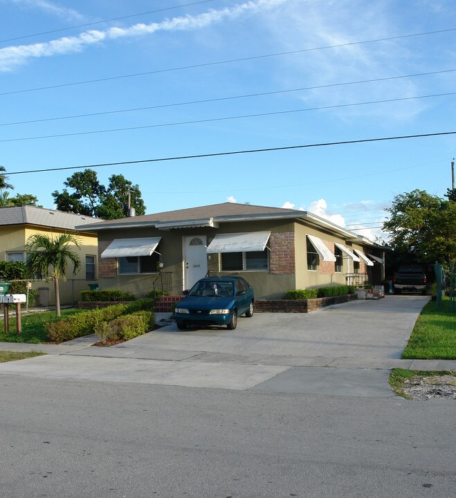 1215 NE 109th St in Miami, FL - Building Photo