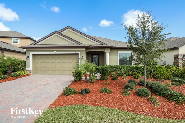 571 Trymore Dr SE in Palm Bay, FL - Building Photo