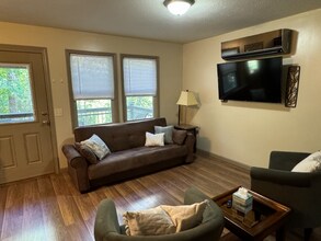 121 Voncannon Dr in Johnson City, TN - Building Photo - Building Photo